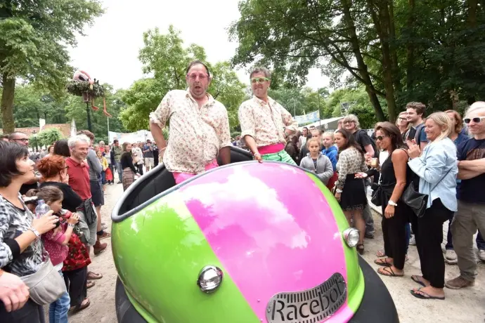 RACEBOB