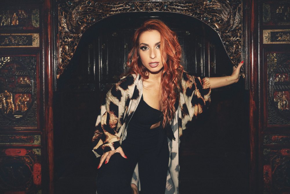 LOREDANA De charismatische frontzangeres van de legendarische groep 2 Fabiola Bij Dream Animations zijn we trots dat we Loredana kunnen aanbieden voor boekingen. Haar ervaring, professionaliteit en het vermogen om elk optreden om te toveren tot een sensationele ervaring, maken haar een niet te missen act voor elk evenement.