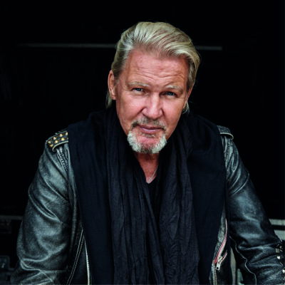 Johnny Logan zingt live op podium tijdens exclusief optreden – Dream Animations