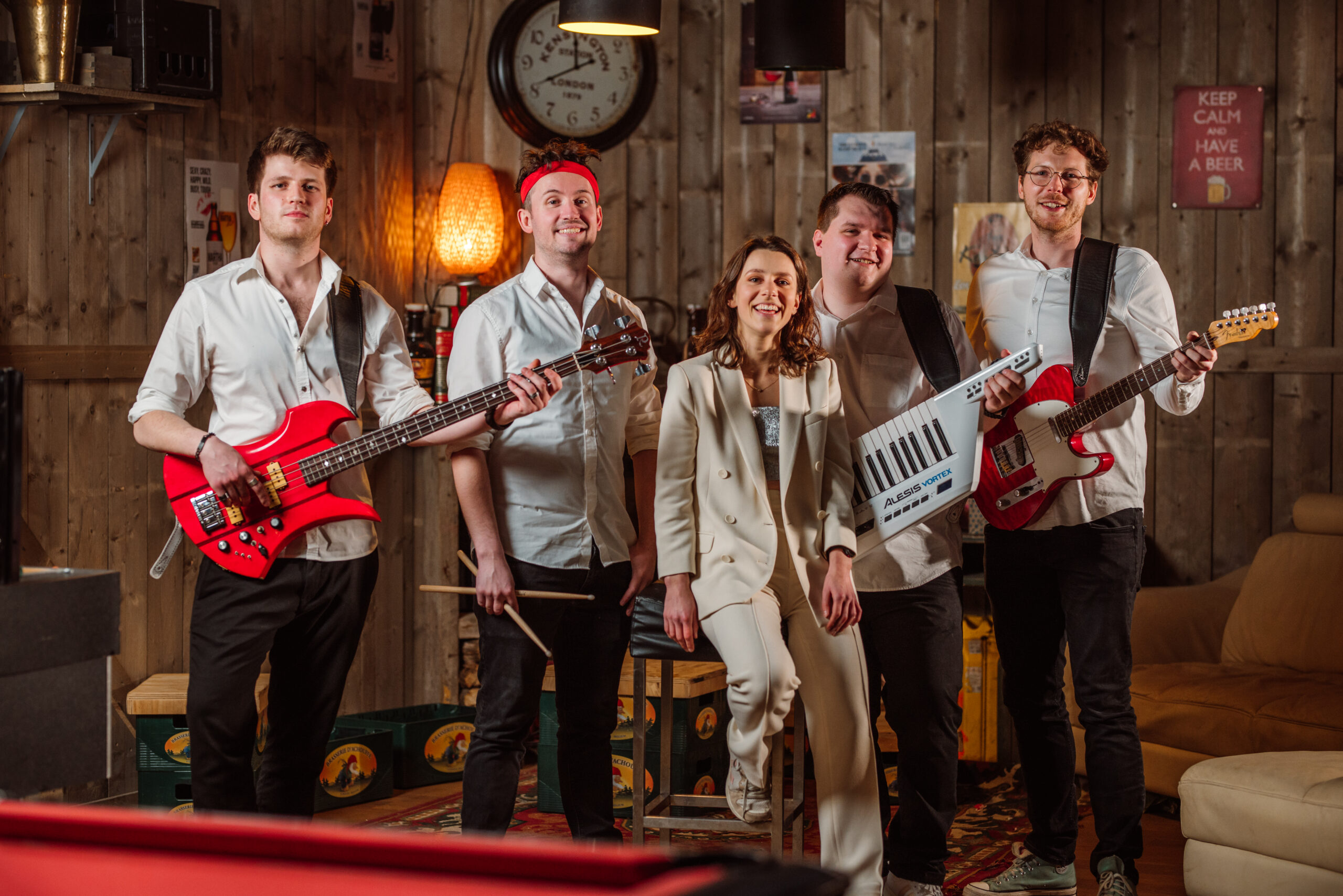 Boek CavaOke bij Dream Animations – zing live jouw favoriete nummer met een professionele band op jouw event of bedrijfsfeest.